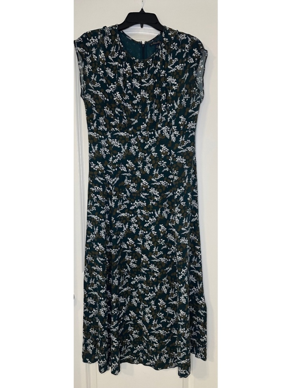 Brooks Brothers Women's Size 8 Sleeveless Floral Print Dress in Teal and Olive